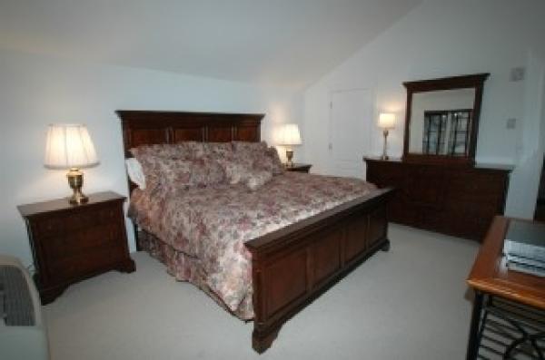 Spacious Master Suite-King Bed