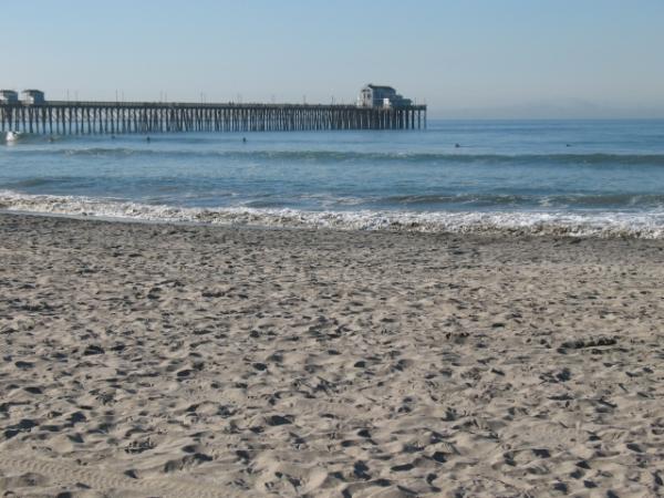 Three miles sandy beach - pier