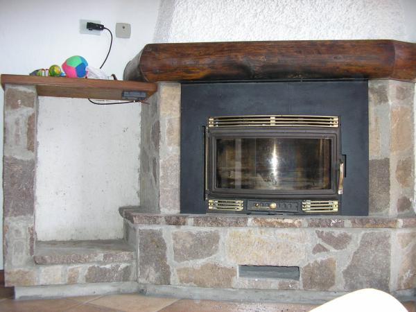 Log Burning Fire Place