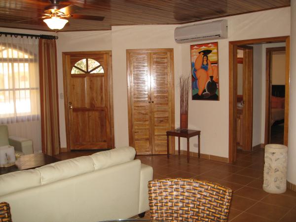 Entrance Living room