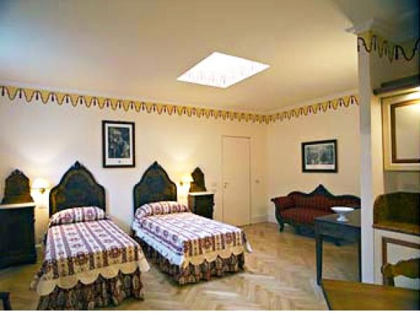 Suites Ermione Twin Bedroom