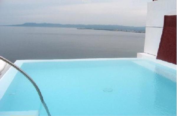 Ocean view from heated private swimming pool