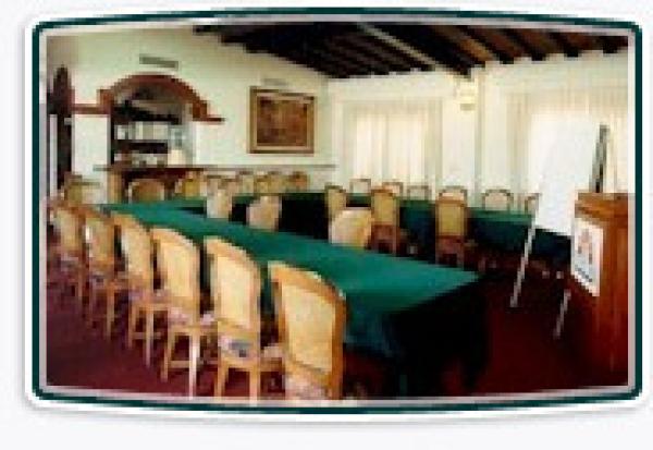 Meeting room for 40 persons with service bar
