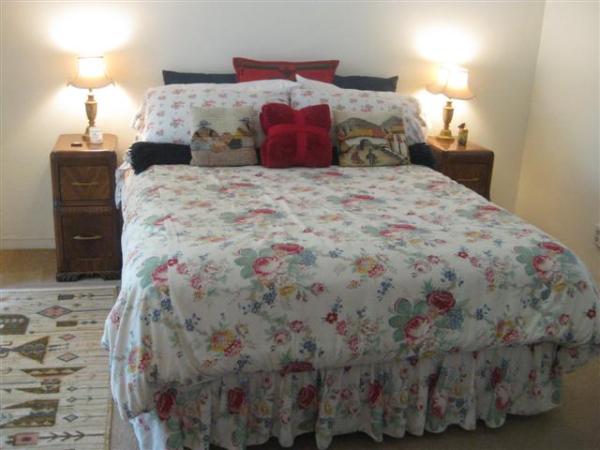 Queen bed