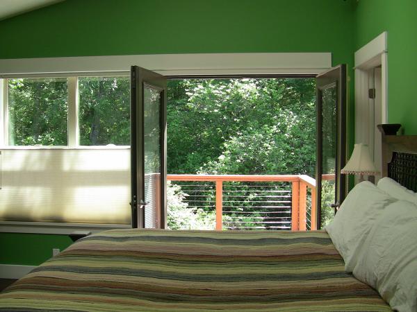 Master, king bed, jetted tub, deck, fireplace
