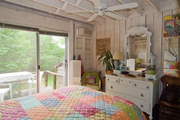 Downstairs Bedroom - queen bed and deck