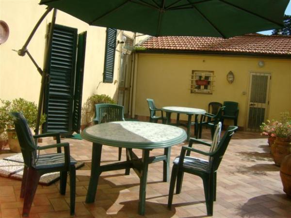 Outside Sitting Area