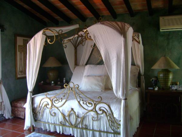 King Bedroom