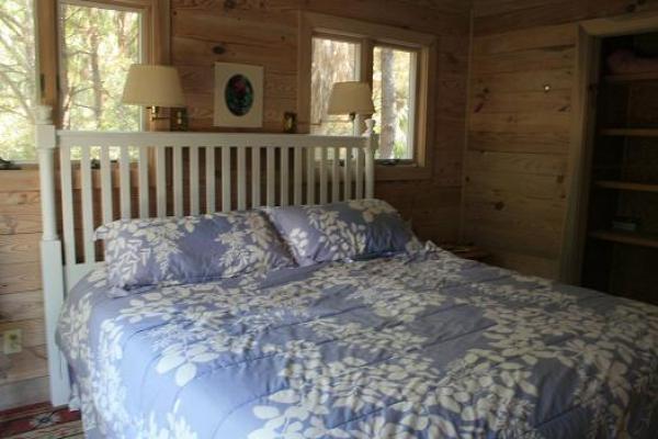Queen Bed in Bedroom 2 on 1st Floor