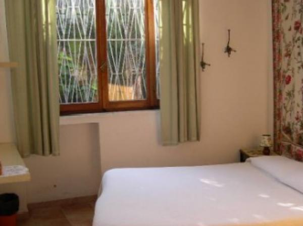 Green Room: Bedroom