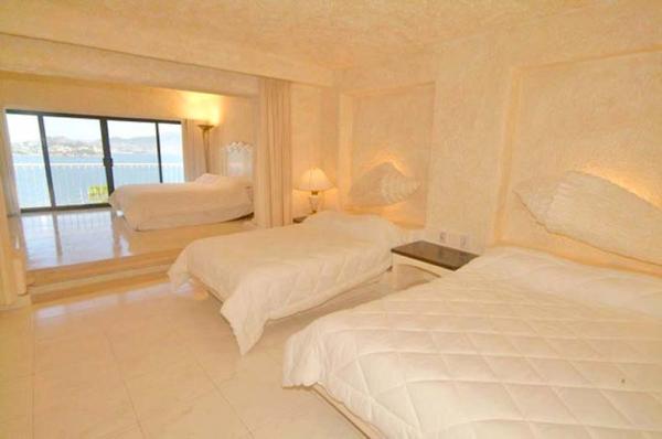 Royal Family Suite 
