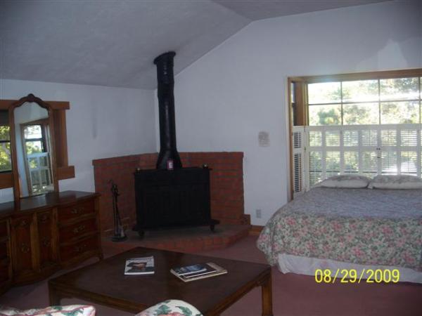 spacious bedroom 