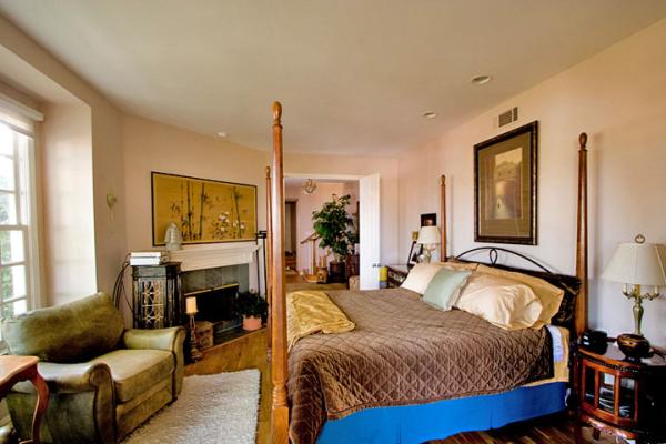 Master Suite with King Bed 