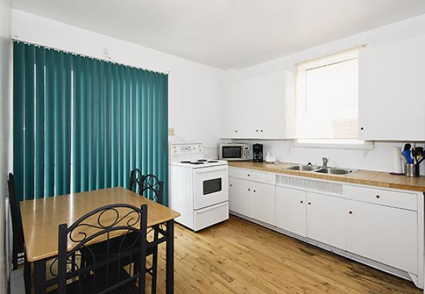Kitchen & Dining Area