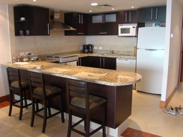 Grand Venetian Kitchen