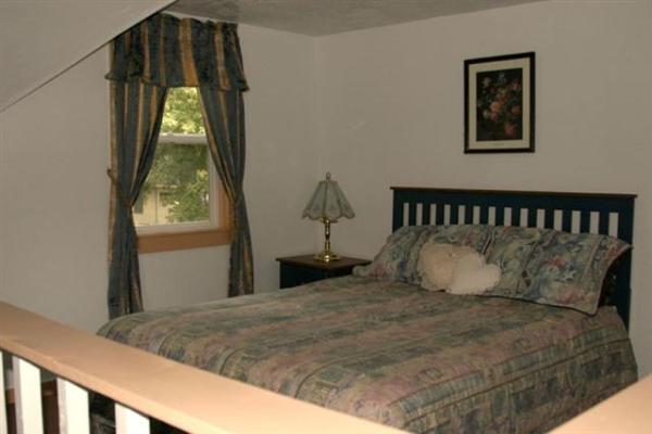 Upstairs West Bedroom 