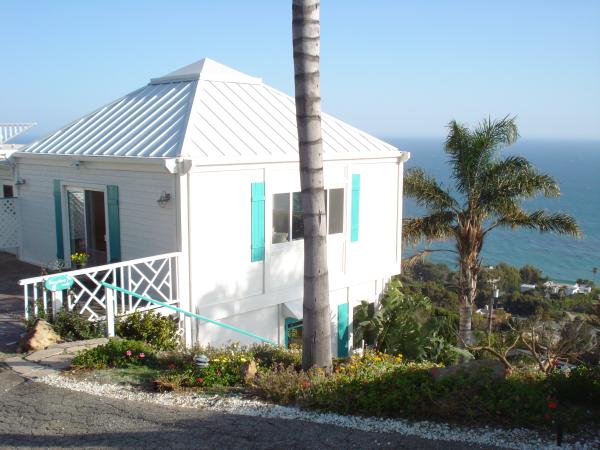 Front of Endless Sunsets Studio