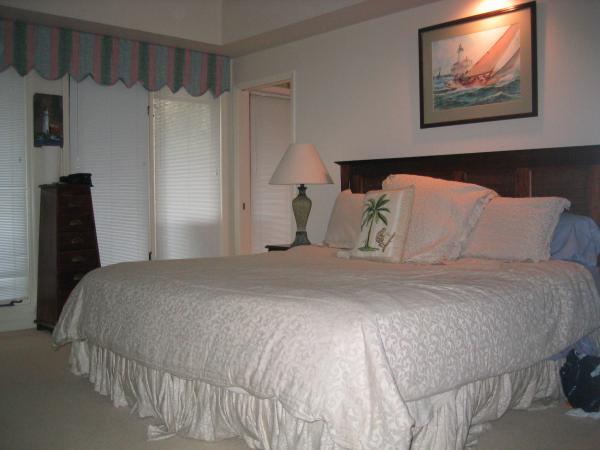 1st Floor Master Bedroom