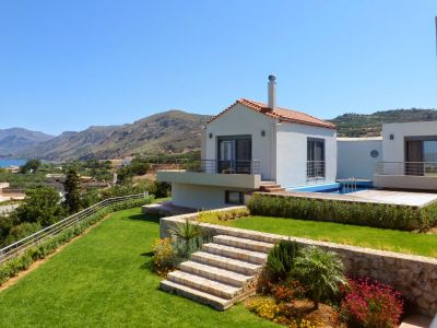 Villa Quinn in Crete overlooking the sea