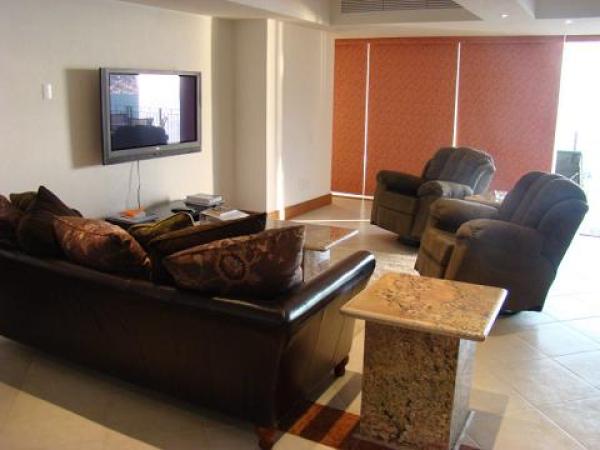Grand Venetian Living Room 2