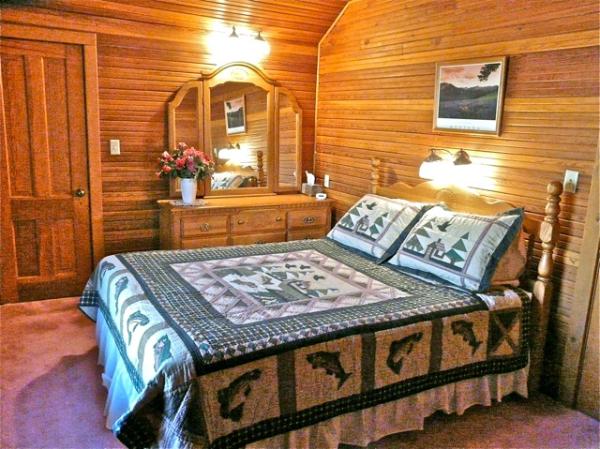 Master bedroom with new quilt
