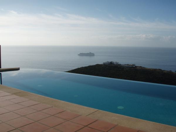 Cruise Ship passing over negative edge pool