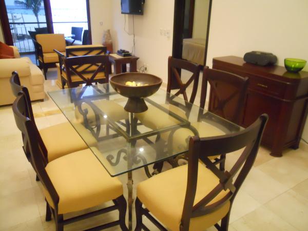 Open Floor Plan and Tasteful Furnishings