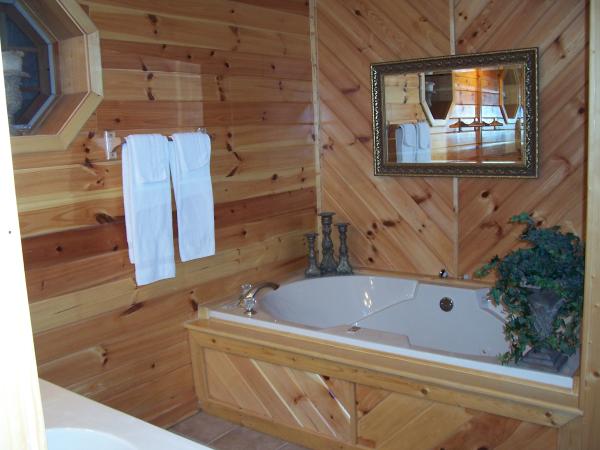 Lower Master Jacuzzi Tub