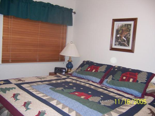 Gatlinburg Condos: Master Bedroom