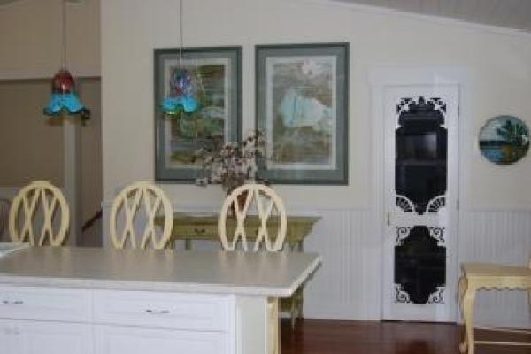 Kitchen Breakfast Bar