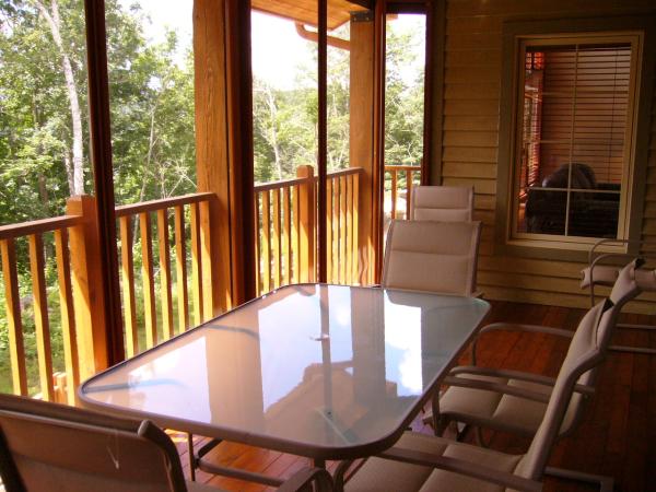 Panache - screened balcony