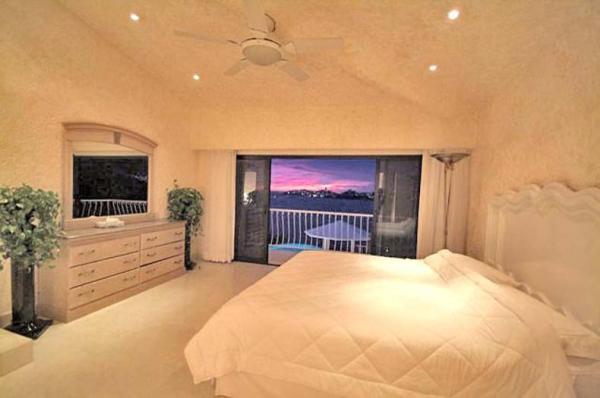 Royal Family Suite 