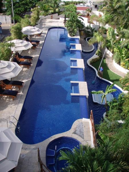 Upper and lowers pools and jacuzzis