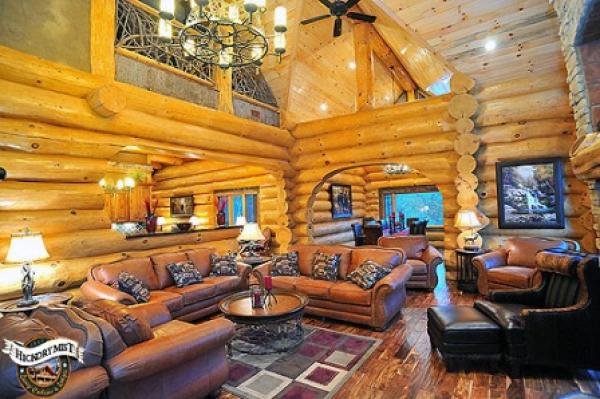 Another view of the living room 