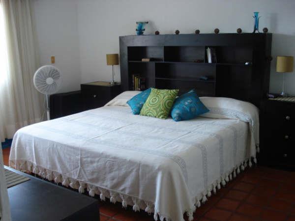 Master bedroom-king bed