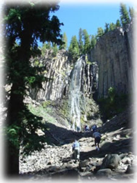 Walking Palisade Falls