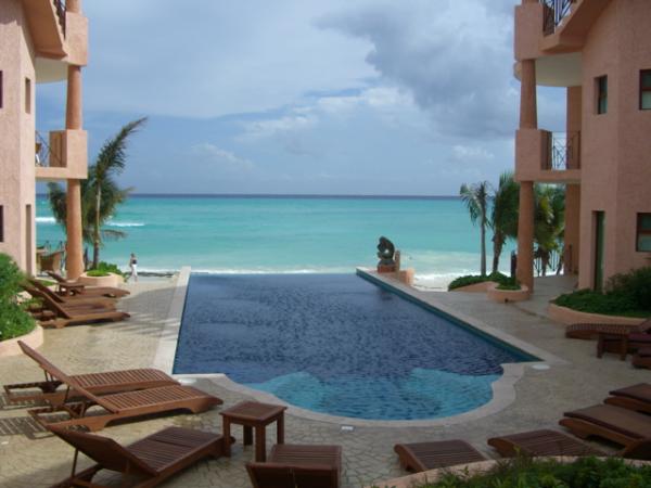 Infinity swimming pool