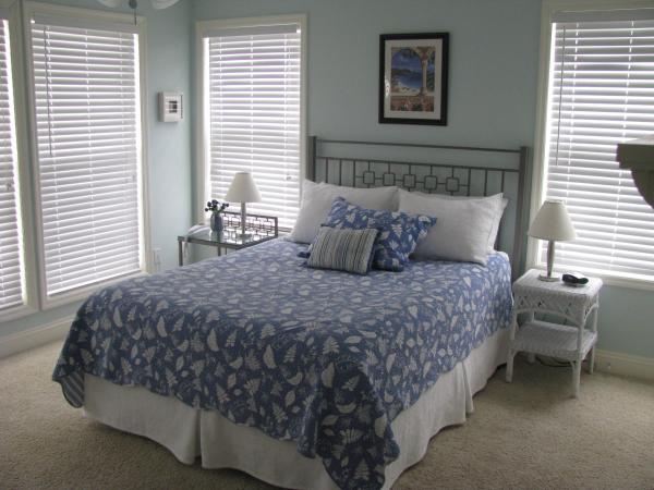 First Floor Queen Bedroom