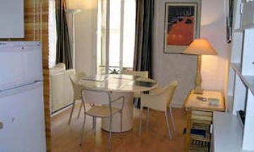 Paris, Ile-de-France, Vacation Rental Condo