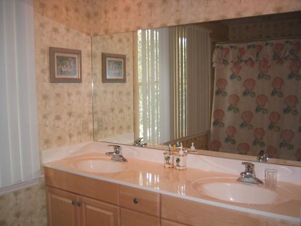 2nd Floor Bathroom