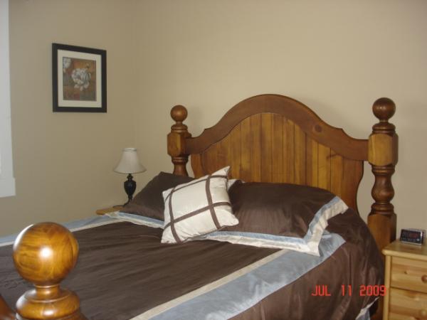 Queen Bedroom
