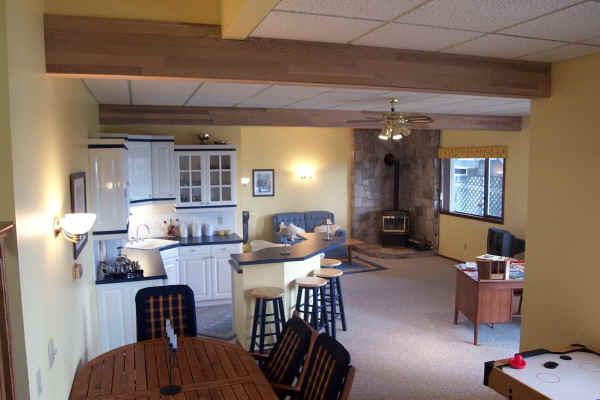 Kitchen & Dining Area