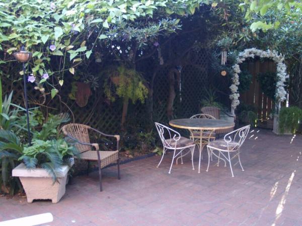 Sitting Area in Courtyard