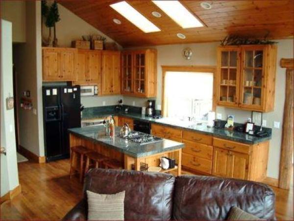 Gourmet kiten with granite counter tops