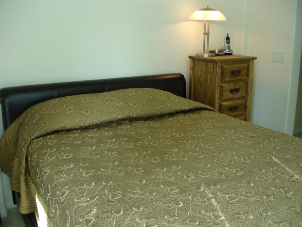 Queen Bedrooms