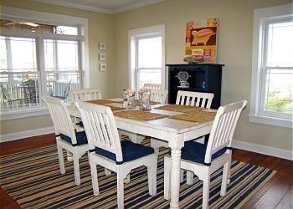 San Dawgs' Dining Area 