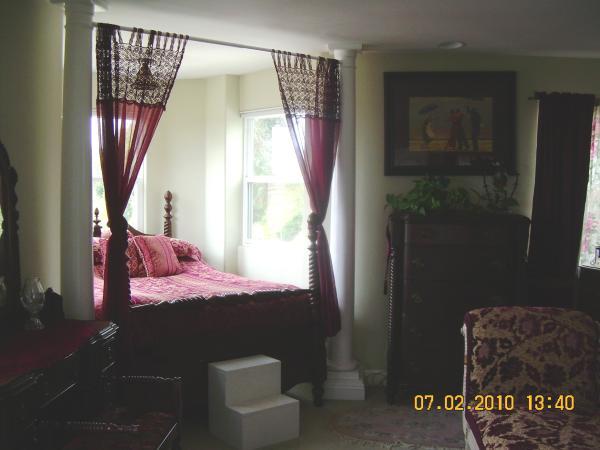 Extra Queen bed in upstairs Master Bedroom