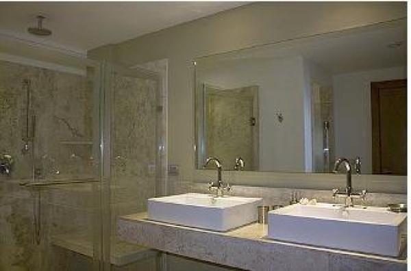 2 Large Bathrooms