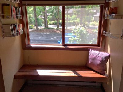 Wndow seat