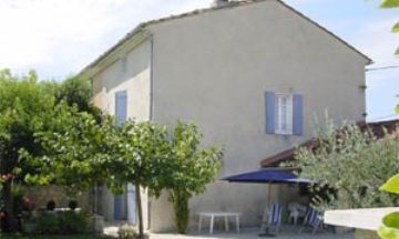 Pernes-les-Fontaines, Vaucluse, Vacation Rental Condo